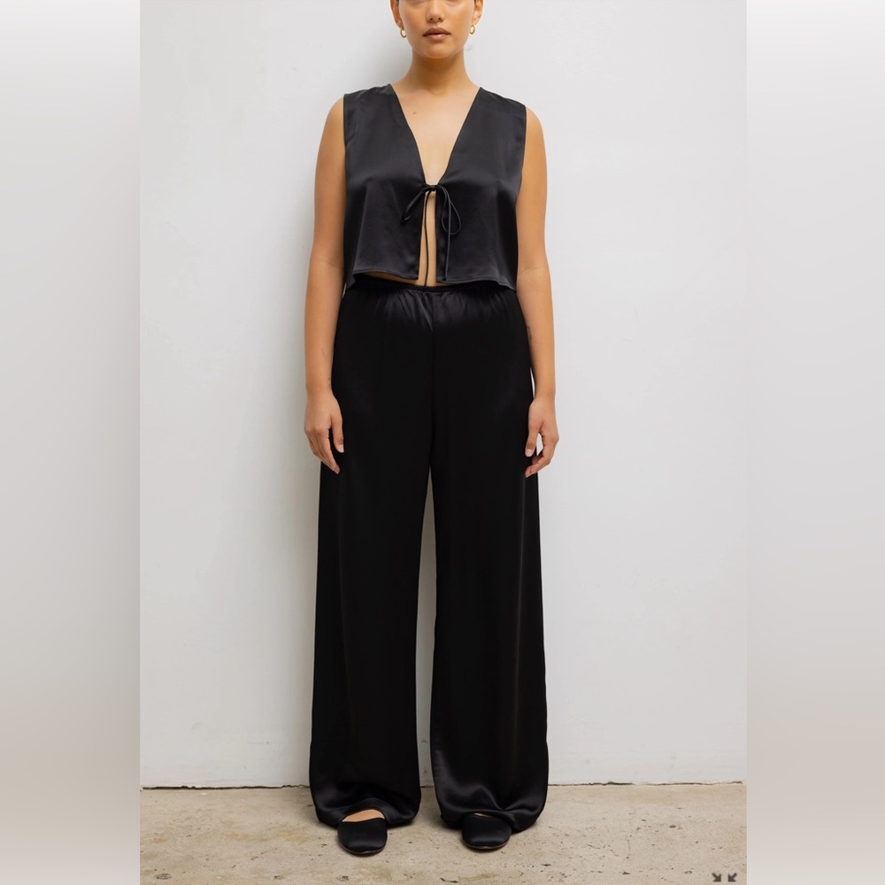 Leset Barb Wide Leg Pants 🖤 Black Size M 🖤 NWT